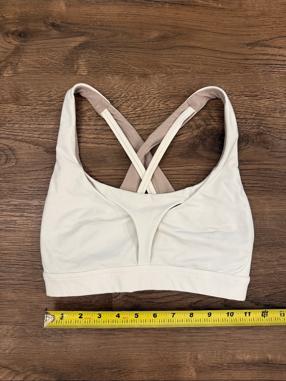 lululemon athletica white Cross-Back Sports Bra Size 4 C/D